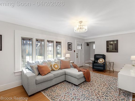 3rd image of 49 Amherst Rd