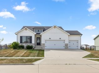 1045 Spruce St, Waukee, IA 50263