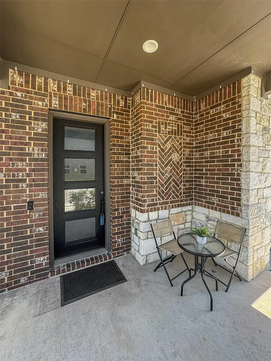 Building Photo - 1208 Westborough Ln
