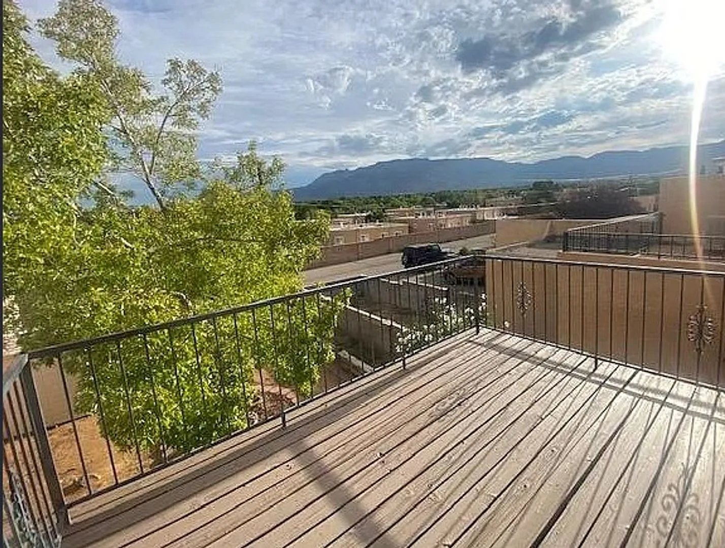 2 Bed 2 Bath-NE Heights Townhome-Available September 1 — Photo 2