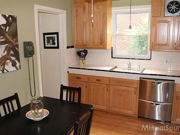 3rd image of 21160 Fleetwood Dr