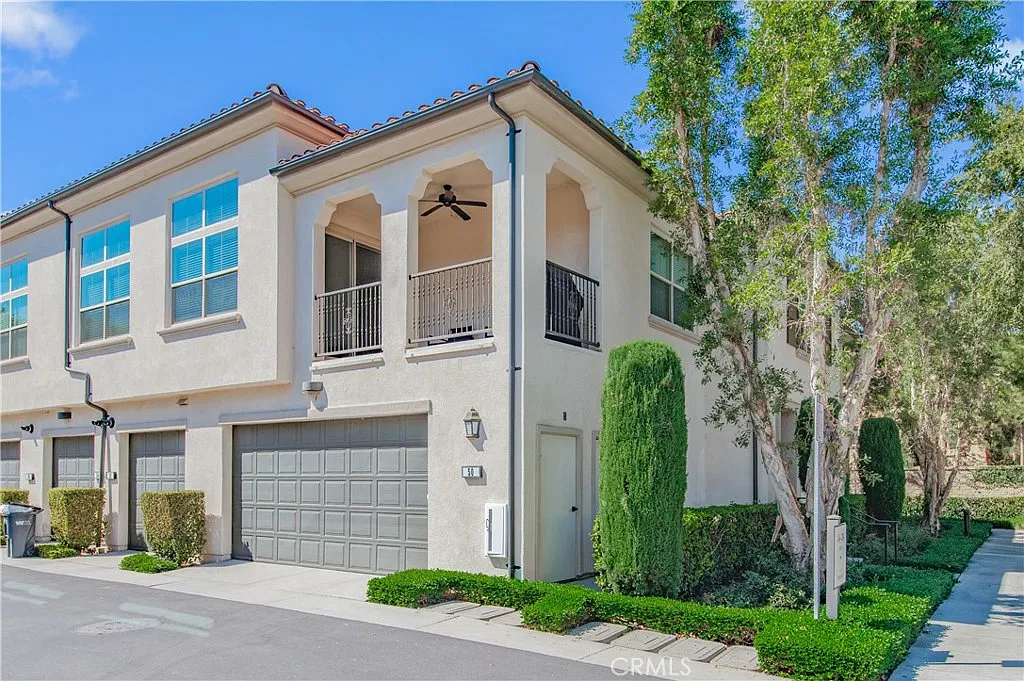 2 bed, 1297 sqft, $4,300 — Photo 3
