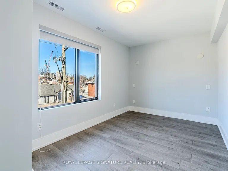 66 John St W #302 — Photo 14