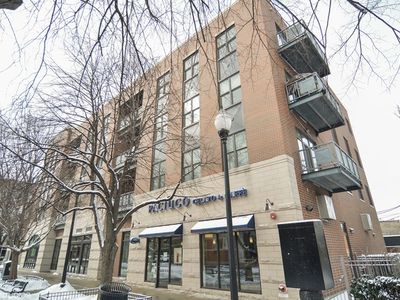 2326 W Giddings St APT 406, Chicago, IL, 60625