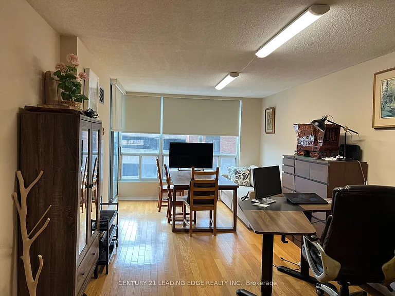 750 Bay St #805 — Photo 8