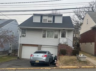 83 Wagaraw Blvd, Prospect Park Boro, NJ 07508