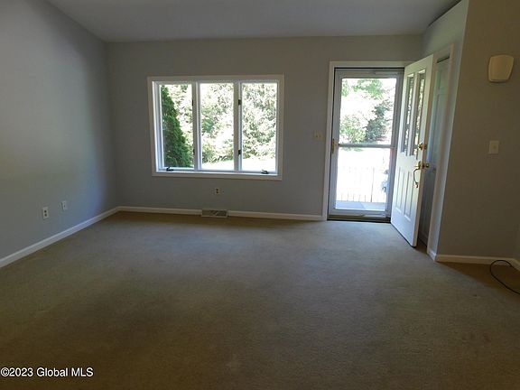 5th image of 152 Woodin Rd