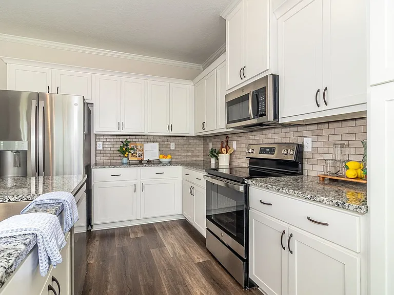 4831 Fairmont Dr — Photo 15