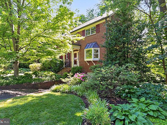 2nd image of 3315 Carolina Pl