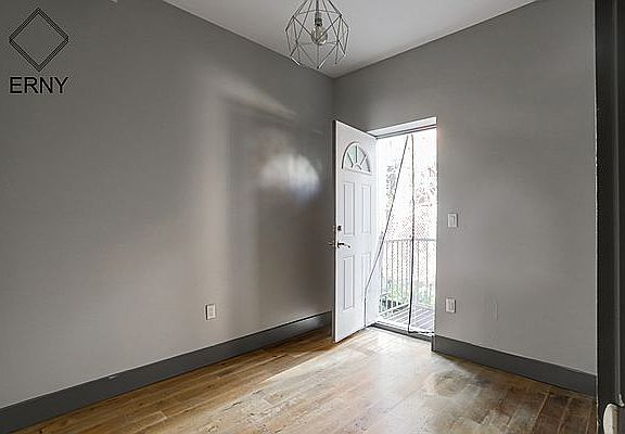 4th image of 1059 Bergen St #1E