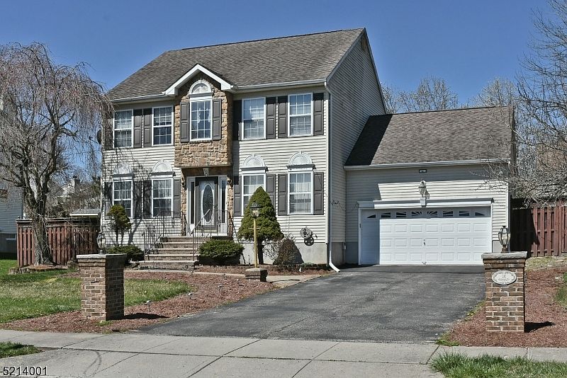 1st image of 16 Paterson Pl