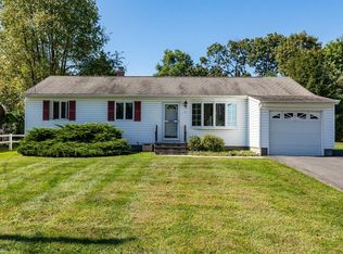 15 Tuscarora Dr, Wappingers Falls, NY 12590