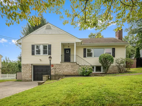18 Old Orchard Rd, Riverside, CT 06878