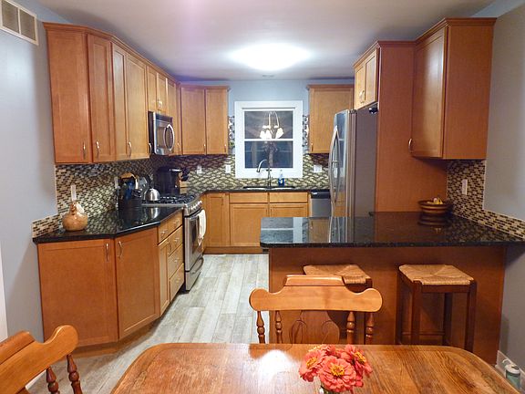 This kitchen is cooking!