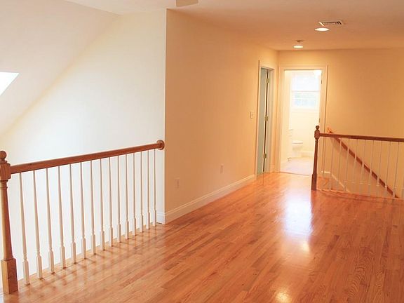 5th image of 23 Liberty Dr #23