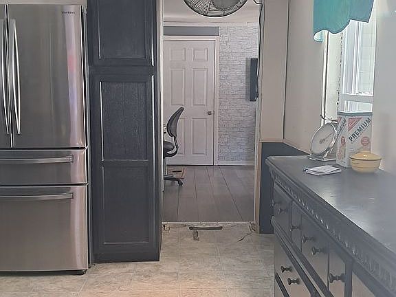 5th image of 1541 Masardis Rd