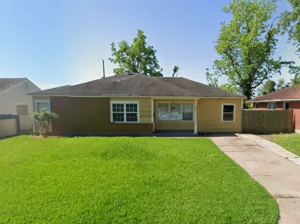 7309 Bluejay Dr, Texas City, TX 77591