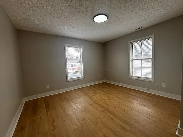 33 S Cypress Ave — Photo 9
