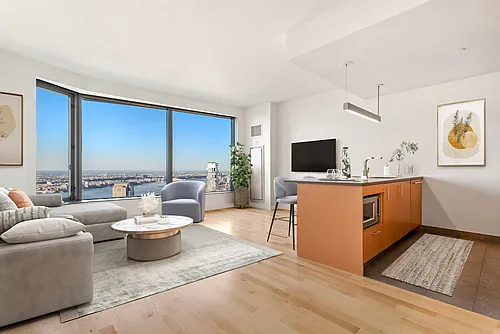 8 Spruce St Photo 1