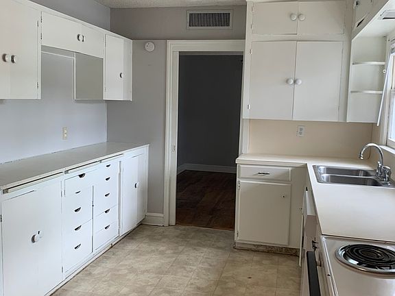 5th image of 250 Rosebud Ave APT 1