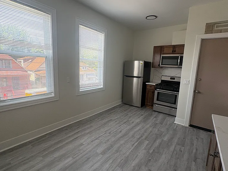 6207 S Bishop St #B2 — Photo 2