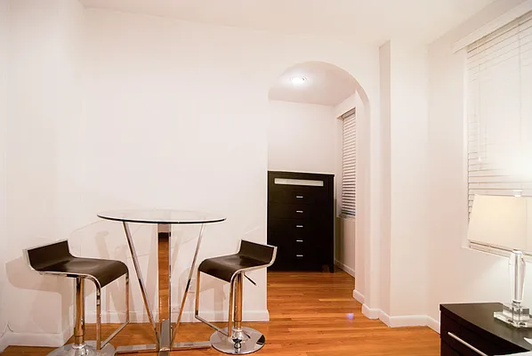 Rented by WAM Partners - William Moses Co. | media 34