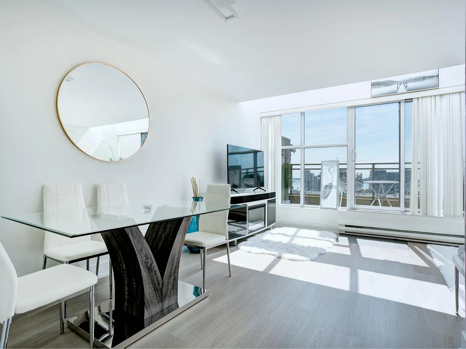 2 bed, 1.5 bath, 900 sqft, $3,400 — Photo 3