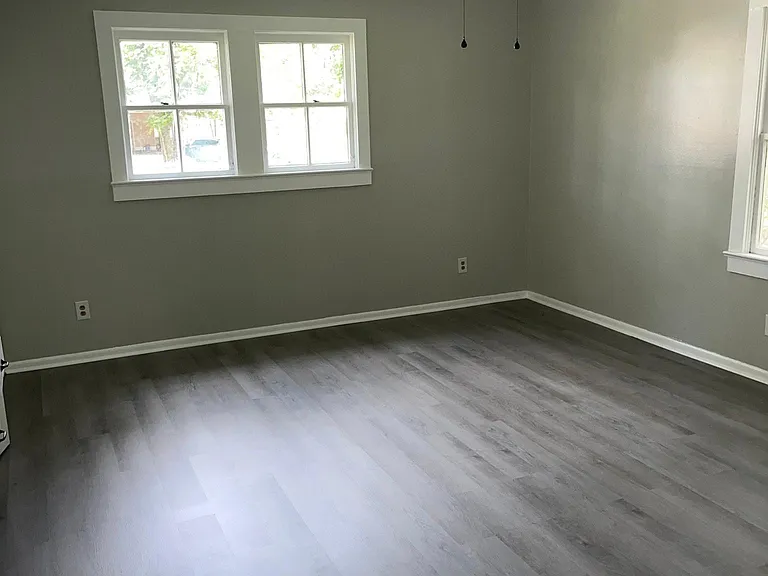1313 Parkview Dr — Photo 12