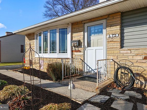 3rd image of 673 Trenton Rd