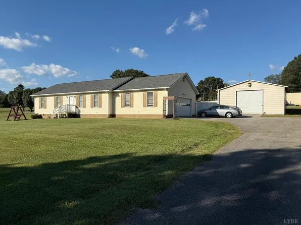 1111 Stratford Dr, Bedford, VA 24523