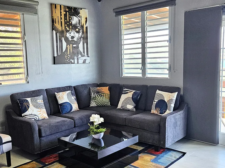 3286 Annas Fancy #5 — Photo 3