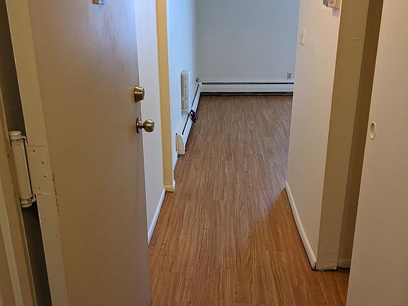 4th image of 54 Linden Ave APT A7