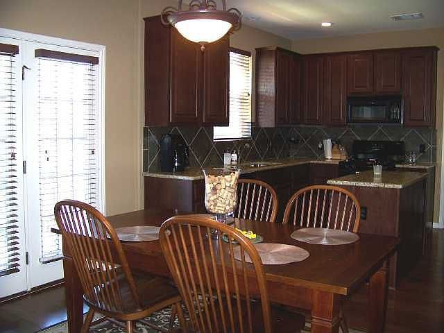 2nd image of 3940 Lord Byron Cir