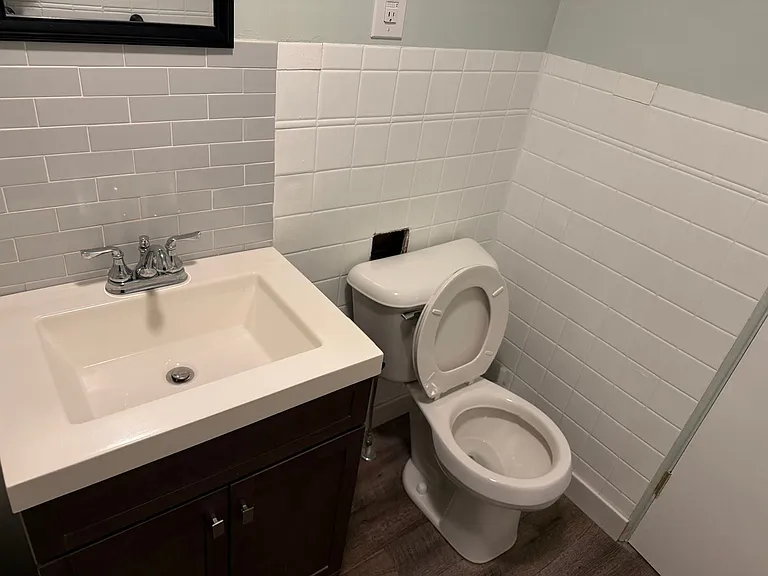 3300 W Devon Rd — Photo 8