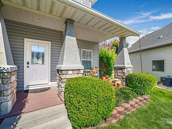 2nd image of 1623 Brookfield Ct