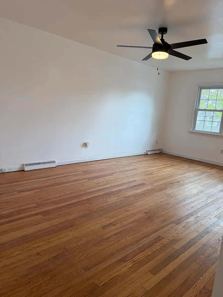 Building Photo - 138 Beech St #2