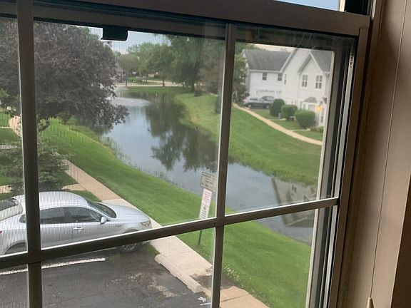 4th image of 446 N Cambridge Dr