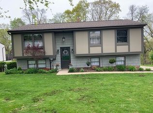370 Toura Dr, Pittsburgh, PA 15236