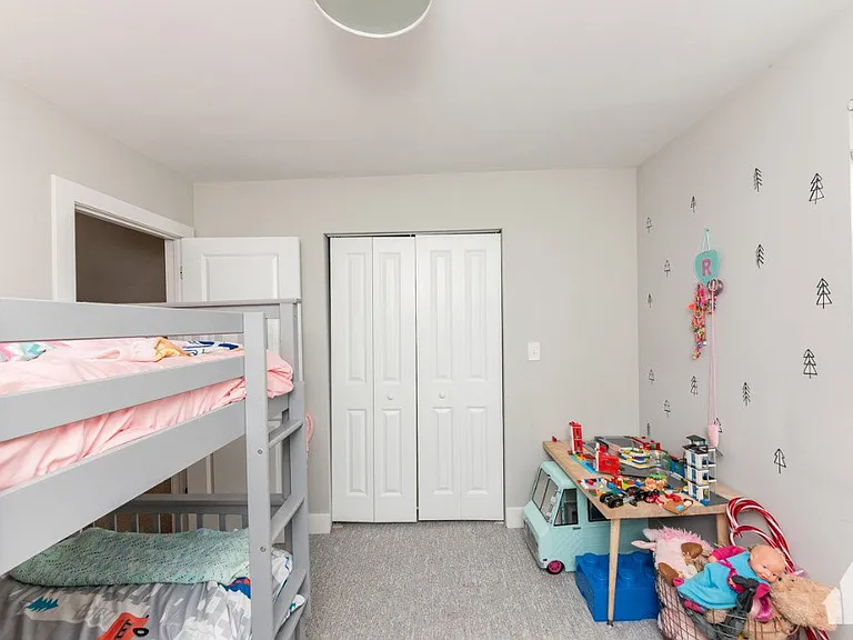 3570 W Dickens Ave #2 — Photo 17