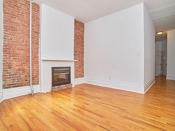 3rd image of 360 W 127th St APT 1R