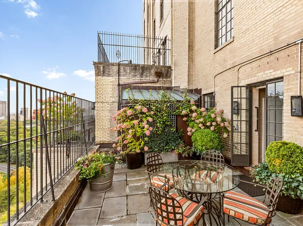 300 Central Park West image 18 of 21