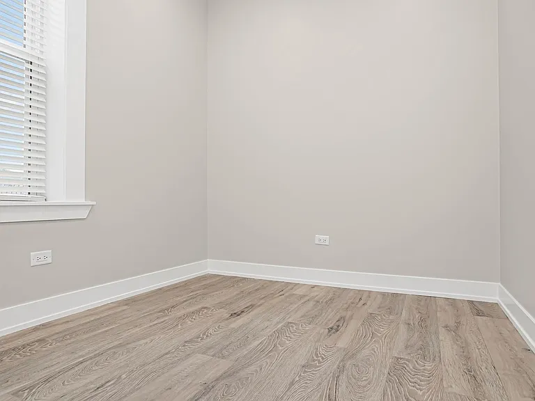 4523 N Elston Ave #1R — Photo 5