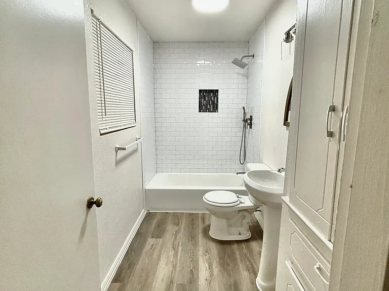 10909 Wyatt St — Photo 3