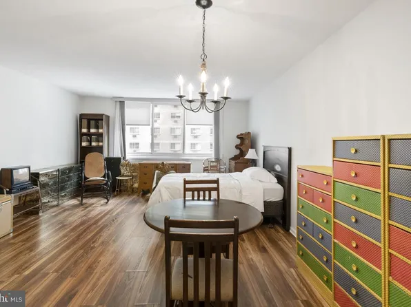 1901 John F Kennedy Blvd APT 810, Philadelphia, PA 19103