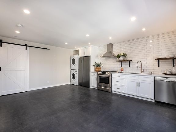 Living Space (As Provided: Unfurnished)