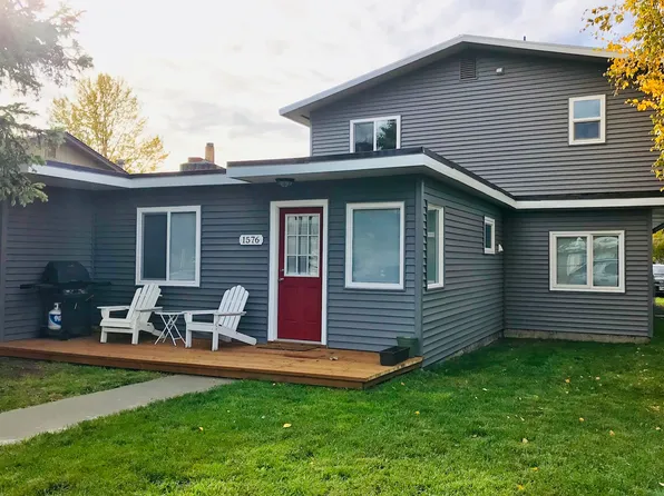 1576 Columbine St #A, Anchorage, AK 99508