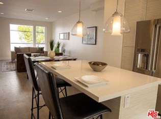 6073 W Studio Ct, Los Angeles, CA 90038