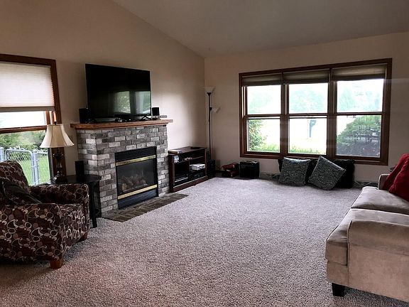 4th image of 1600 Wolf Meadow Ct #1602