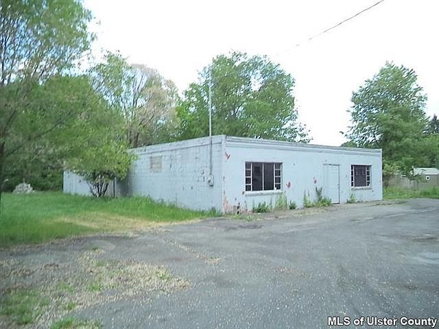 1st image of 15 Yerry Hill Rd
