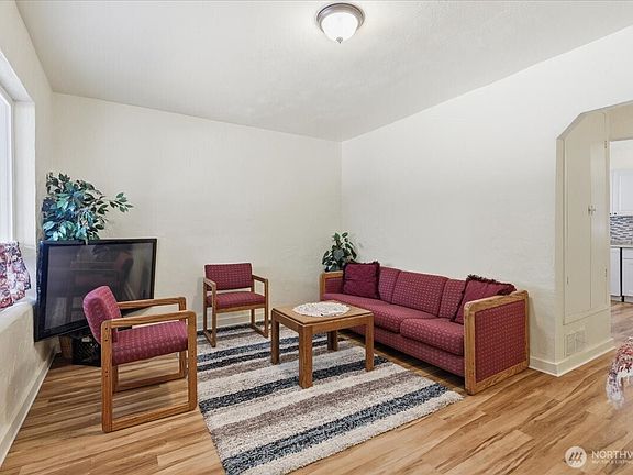 4th image of 214 A Street